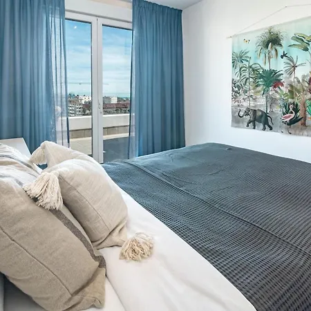 Jg3.6b- Luxury Penthouse With Spacious Balcony * 马尔韦利亚