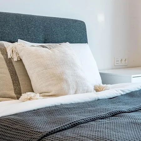 Jg3.6b- Luxury Penthouse With Spacious Balcony