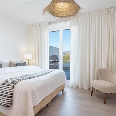Jg3.6b- Luxury Penthouse With Spacious Balcony *