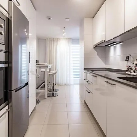 Jg3.6b- Luxury Penthouse With Spacious Balcony דירה *