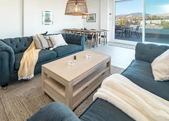 Jg3.6b- Luxury Penthouse With Spacious Balcony *