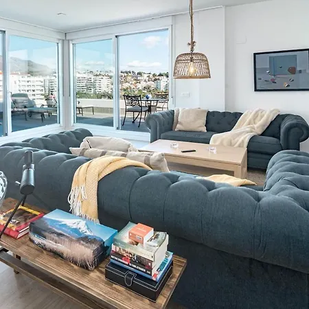 Jg3.6b- Luxury Penthouse With Spacious Balcony