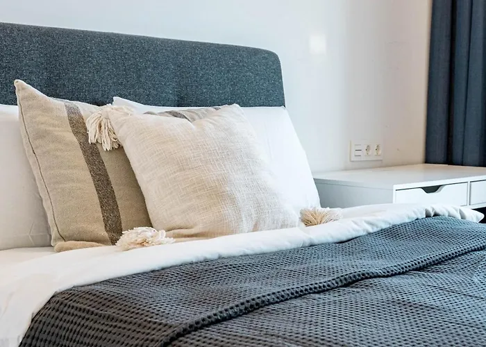 Jg3.6b- Luxury Penthouse With Spacious Balcony